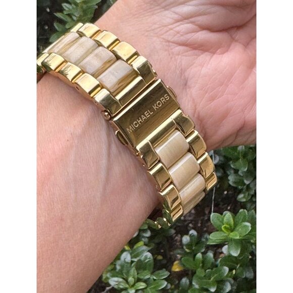 Michael Kors Bradshaw MK5722 Watch Gold & Horn - Picture 7 of 7